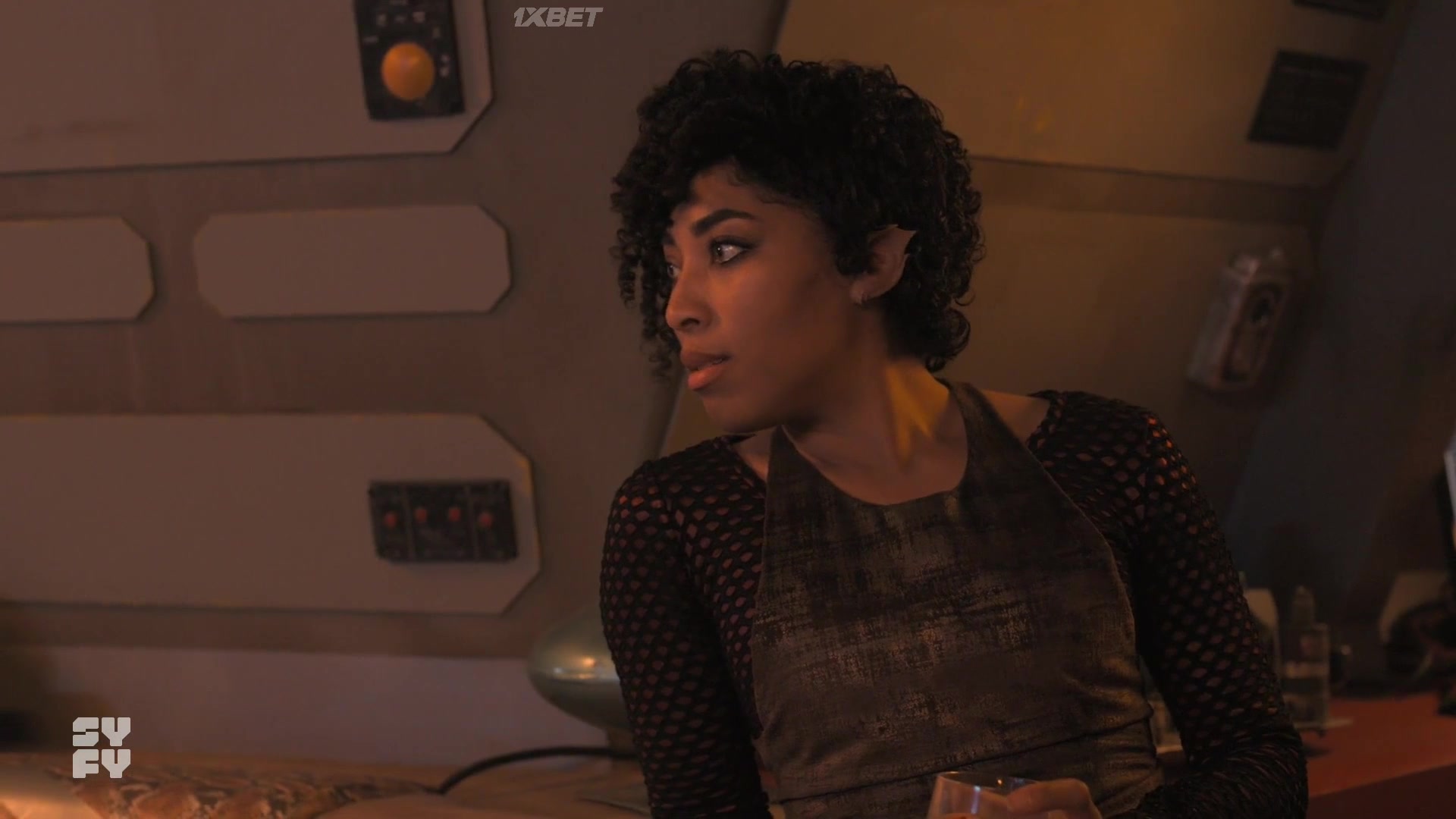 Королева 8 дней. Злая золушка. Месть боудикки фильм. Красная королева 8 серия. Королева 8 дней.