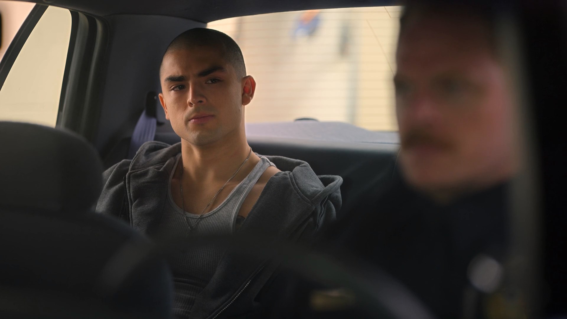 Включи на районе. На районе фильм 2018. На районе сериал. У меня на районе сериал 2018–2021. На Моем месте сериал 2018–2021.